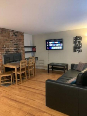 Downtown one bedroom/Historic Bauer Terrace